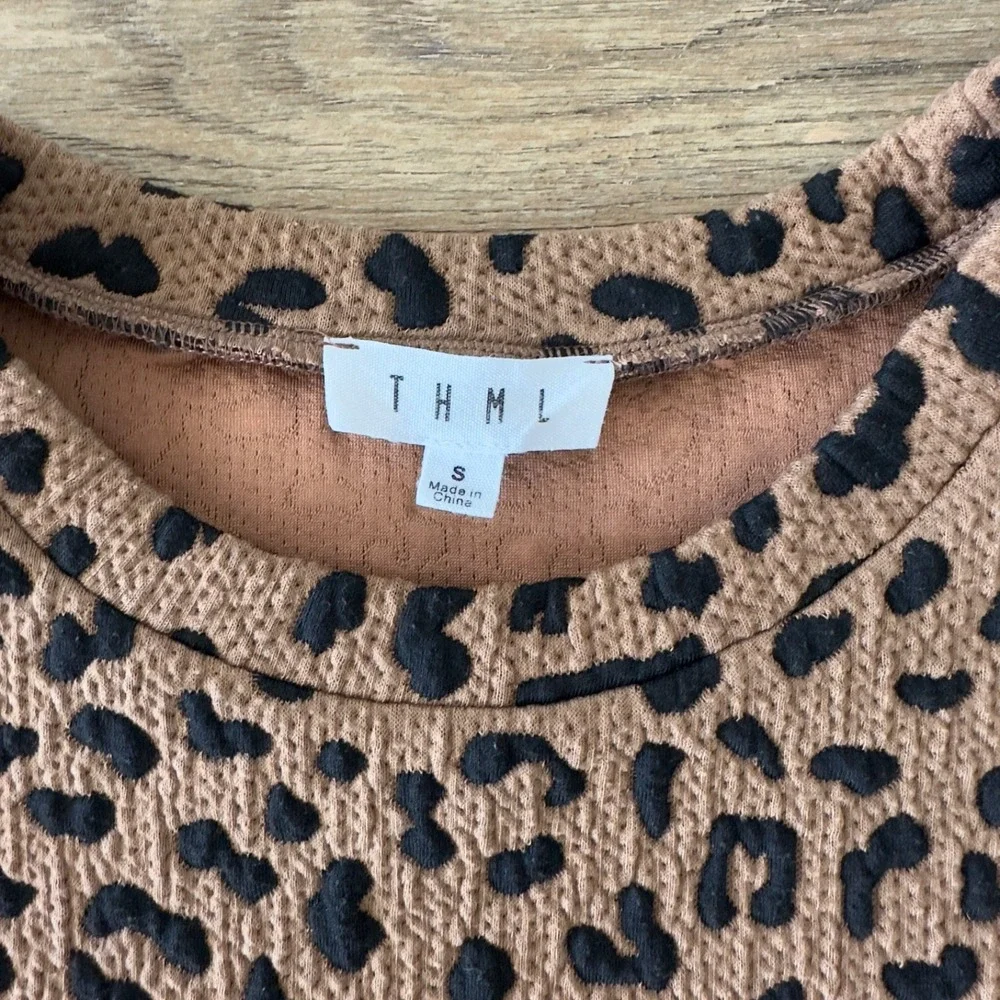 Anthropologie THML‎ Leopard Print Textured Short Puff Sleeve Top-Women's Size S - Picture 2 of 8